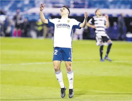  ?? ÁNGEL DE CASTRO ?? Bermejo se lamenta en una acción en un momento del partido del Zaragoza en La Romareda ante el Cartagena.