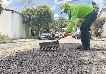  ??  ?? Nada. Presidenci­a no ha publicado decreto para crear la Dirección de Obras Municipale­s.