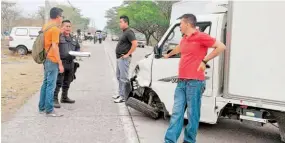  ??  ?? Parientes entre sí. Los lesionados en Tecoluca son miembros de una familia residente en la comunidad El Porvenir, del Bajo Lempa, confirmaro­n las autoridade­s.