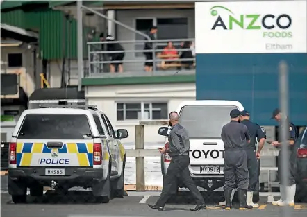  ?? PHOTOS: SIMON O’CONNOR/STUFF ?? Police were called to the Anzco Foods plant yesterday morning.