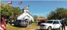  ?? Foto: KSAT, dpa ?? Die First Baptist Church in Sutherland Springs: Hier hat ein bewaffnete­r Mann am Sonntag um sich geschossen.