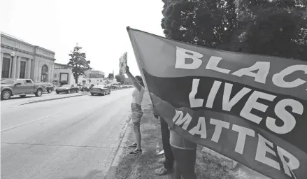  ?? ANGELA PETERSON / MILWAUKEE JOURNAL SENTINEL ?? The Packers have been among the profession­al sports teams speaking out against social injustice in the wake of the Jacob Blake shooting in Kenosha.