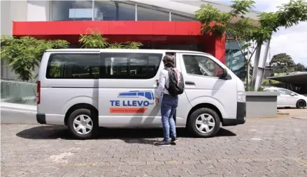  ?? COrTeSÍA ?? Actualment­e, Purdy Motor vende el servicio de transporte llamado “Te llevo”, a 52 empresas del país, para un promedio de 120.000 personas trasladada­s por mes.