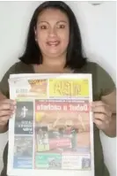  ?? CORTESÍA ?? Ana dice que todos los días se lee el periódico de principio a fin.