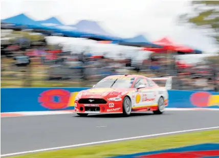  ?? Photo / Photosport ?? Scorching Kiwi Scott McLaughlin set the lap record to claim pole position for today’s Bathurst 1000.