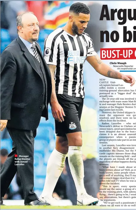  ??  ?? Manager Rafael Benitez with Jamaal Lascelles