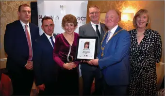  ??  ?? John Foley, Blarney Chamber of Commerce; Cllr Damian Boylan; Ruth Hockey, who was inducted into the Blarney Hall of Fame; Lord Mayor Dr John Sheehan; John Henchion and Kate Durrant.