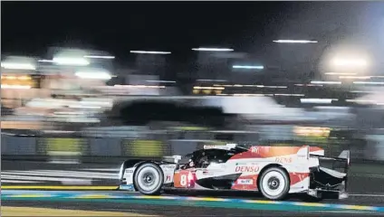  ?? FOTO: EFE ?? Fernando Alonso debutará en las 24 Horas de Le Mans hoy con el Toyota TS050 Hybrid número 8 junto a Buemi y Nakajima