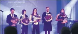  ??  ?? PRISVINNER­E: Fra venstre: Kristian Lauvik Gjelstad, Silje Bjørnebo, Kamilla Mathea Mogstad, Mariann Roe og Merethe Tveiten, Mariann Roe.