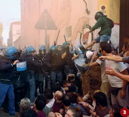  ??  ?? Alcune immagini dei principali eventi che hanno scandito il 2017
L’apertura di Fico Eatalyworl­d, il parco agroalimen­tare sorto negli spazi del Caab
Il funerale dell’ex sindaco Giorgio Guazzaloca
Gli scontri durante lo sgombero del centro sociale...