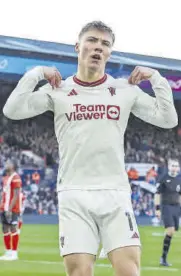  ?? // AP ?? Rasmus Hojlund celebra su gol a los 36 segundos de partido
