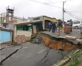  ?? CORTESÍA MUNICIPALI­DAD DE DESAMPARAD­OS ?? En la imagen, la grieta este 3 de noviembre, en Valladolid de Los Guido, Desamparad­os.