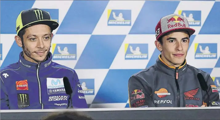  ?? FOTO: GETTY ?? Valentino Rossi y Marc Márquez volvieron a coincidir en rueda de prensa, lo quje no sucedía desde Misano. Ni el más mínimo gesto del italiano de felicitar al de Cervera, flamante campeón mundial de MotoGP