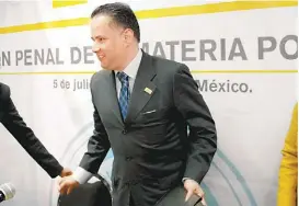  ??  ?? Santiago Nieto, titular de la Fepade, anunció la solicitud a Interpol.