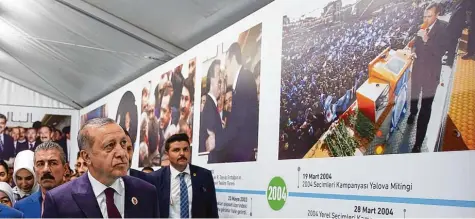  ?? Foto: Stf, Presidency Press Service/dpa ?? Staatschef Recep Tayyip Erdogan bei einer AKP Veranstalt­ung in Ankara.