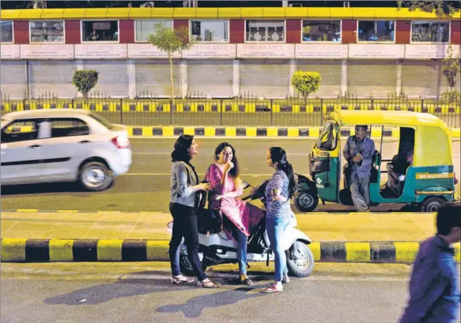  ?? SAUMYA KHANDELWAL/ HT PHOTO ?? (From left) Swarnima Bhattachar­ya, Bhani Rachel Bali and Japleen Pasricha, who lead the Delhi chapter of the ‘I Will Go Out’ movement, an assertion of women’s right to public spaces