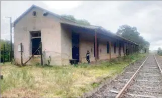  ?? ?? ABANDONO. La estación de AFE Piñera, en Paysandú, se encuentra en un estado de deterioro.