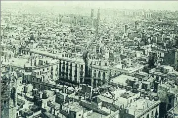  ??  ?? Desde la torre del Rei Martí se distinguen la plaza del Àngel y Santa Maria del Mar