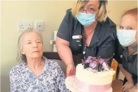  ??  ?? Happy birthday Joyce celebrates her 75th birthday at Douglas View Care Home in Hamilton