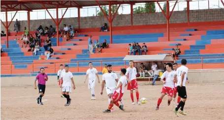  ??  ?? Chamizal el Valle está en problemas con un marcador 4-1 que favorece a los de la Primero de Mayo