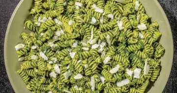  ?? REY LOPEZ For The Washington Post ?? Kale pesto is an ideal sauce for pasta.