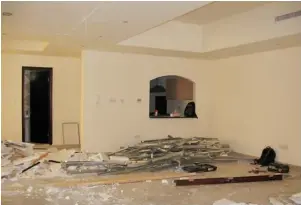  ?? KT photo by Silvia Radan ?? A villa with its partitions removed by the Abu Dhabi Municipali­ty in Khalifa City. —