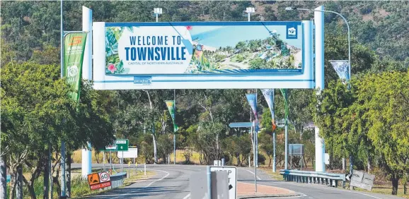  ?? FIRST IMPRESSION­S: The “Welcome to Townsville” sign on John Melton Black Drive. Picture: ZAK SIMMONDS ??