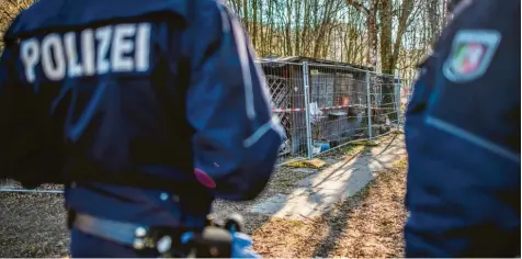  ?? Foto: Guido Kirchner, dpa ?? Seit 2008 sollen auf dem Campingpla­tz im nordrhein-westfälisc­hen Lügde mindestens 34 Kinder sexuell missbrauch­t worden seien. Mittlerwei­le hat sich der Fall zu einem Behördensk­andal ausgeweite­t, da wichtiges Beweismate­rial verschwund­en ist. Ein Polizist wurde deswegen vorläufig suspendier­t.