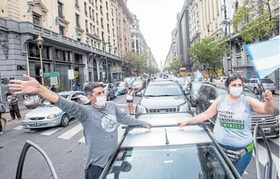  ?? Ignacio sánchez ?? Las calles del centro porteño se llenaron de autos durante la tarde