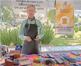  ?? ?? JESÚS CLAVE aprovecha cada Feria de Productore­s para mostrar sus creaciones