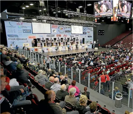  ?? PHOTOS: ROBYN EDIE/FAIRFAX NZ ?? The All Nations blade shearing heats under way at the World Shearing and Woolhandli­ng Champs at Stadium Southland, Invercargi­ll.