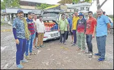  ?? HT PHOTO ?? Some members of the rescue team made up of villagers from in and around Kasara Ghat.