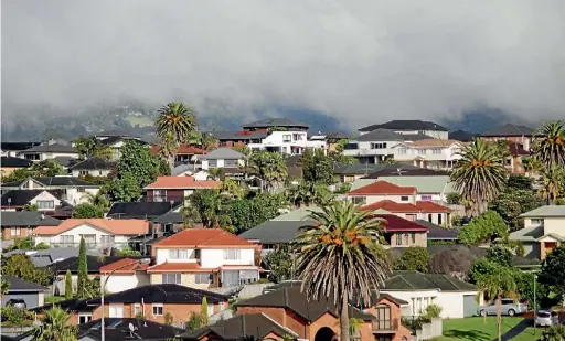  ?? SIMON SMITH/STUFF ?? Houses in Henderson Heights, West Auckland.