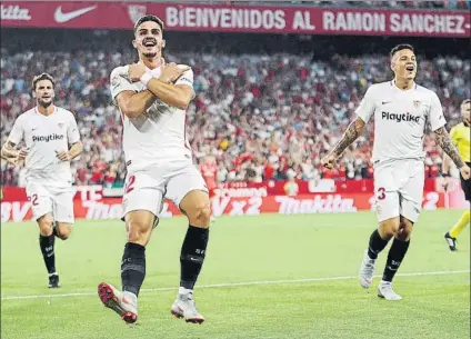  ?? FOTO: AP ?? André Silva, nuevo Pichichi’ en LaLiga tras su doblete al Madrid El joven portugués, gran amigo y compañero de selección de Cristiano