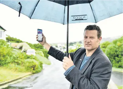  ?? PHOTO: GREGOR RICHARDSON ?? Zero bars . . . Poor cellphone coverage in the Tomahawk/Ocean Grove area is holding back the suburb and putting residents at risk, Otago Peninsula Community Board chairman Paul Pope says.