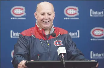  ??  ?? L’entraîneur-chef du Canadien, Claude Julien, veut implanter son système de jeu de façon plus approfondi­e. - La Presse canadienne