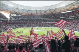  ?? FOTO: J. A. SIRVENT ?? El Metropolit­ano alberga el Atlético-Barça tras días de alta tensión política