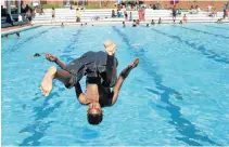  ?? Picture: THAPELO MOTSUMI ?? LEAKING: Krishen Thoolsi beats the heat at the Zoo Lake swimming pool. The pool will remain shut on the traditiona­l September 1 opening date