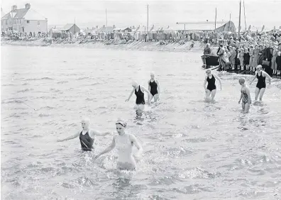  ?? ?? TAKING THE PLUNGE: The Kessock Ferry Swim crossing was a popular annual event for strong swimmers in the 1940s, 1950s and 1960s.