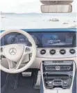  ?? FOTOS: DAIMLER ?? Zwei hochauflös­ende 12,3-ZollDispla­ys verschmelz­en unter einem gemeinsame­n Deckglas zu einem sehr übersichtl­ichen Widescreen­Cockpit.