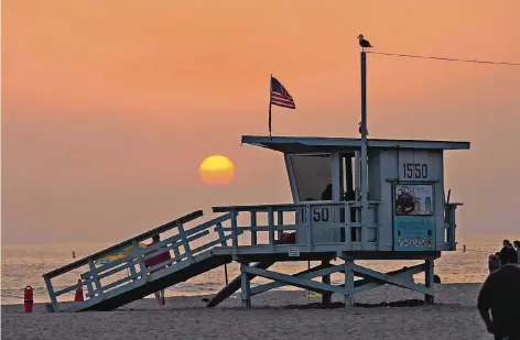  ?? FOTO: DPA ?? Ein Blick auf den Venice Beach in Los Angeles. Nach dem Willen der Separatist­en sollen die USA dort nichts mehr zu sagen haben.