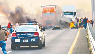  ?? Foto: Staff AM ?? Transporti­stas reconocen el derecho a protestar de otros ciudadanos, pero exigen a las autoridade­s actuar para que estas protestas no afecten a terceros, como en el caso de los bloqueos carreteros. /