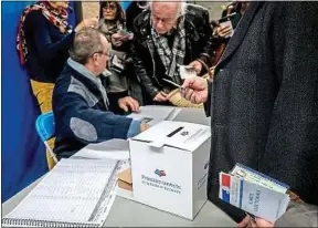  ??  ?? Le score écrasant de Fillon au premier tour inquiète les votants de gauche.