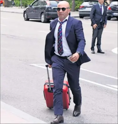  ??  ?? DESPEDIDA. El adiós de Sampaoli pinta a que no será tan triunfal cómo se esperaba.