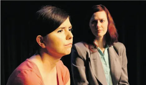  ?? KELTIE BROWN FORSYTH ?? Ellie Heath as Alice, left, and Kristi Hansen as Anna in the Patrick Marber play Closer.