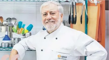  ?? Joel Solorza, director de la Escuela de Gastronomí­a Universida­d de Las Américas. ?? Todos los cortes de carnes son buenos, todo depende de lo que vayamos a cocinar, si queremos usar cocción larga y de menor temperatur­a como estofados, mechada, plateada, etc. en donde generalmen­te se usan músculos que en otras preparacio­nes serían duras. En cambio, en la grilla y en la plancha se usan cocciones más rápidas en músculos de menor trabajo en el animal, lo que los hace ser más blandos, como filete, lomo, costillas, entre otros”.