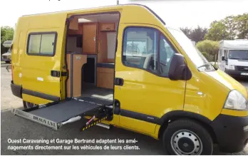  ??  ?? Ouest Caravaning et Garage Bertrand adaptent les aménagemen­ts directemen­t sur les véhicules de leurs clients.