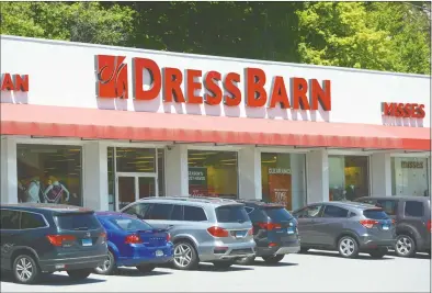  ?? H John Voorhees III / Hearst Connecticu­t Media ?? A Dressbarn location at 132 Federal Road in Danbury. Dressbarn, started in Stamford, is shutting 650 retail stores.