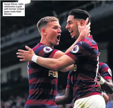  ??  ?? Ayoze Perez, right, celebrates a goal with former United team-mate Matt Ritchie