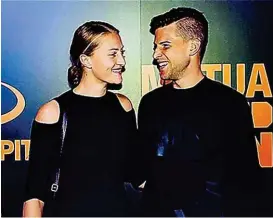  ??  ?? Mit Freundin Kristina Mladenovic, die schon im Achtelfina­le steht, genoss Dominic Thiem die „ Players Party“in Madrid.